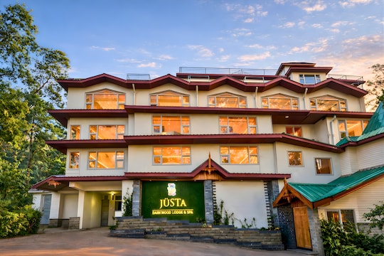 JÜSTA DARKWOOD LODGE & SPA